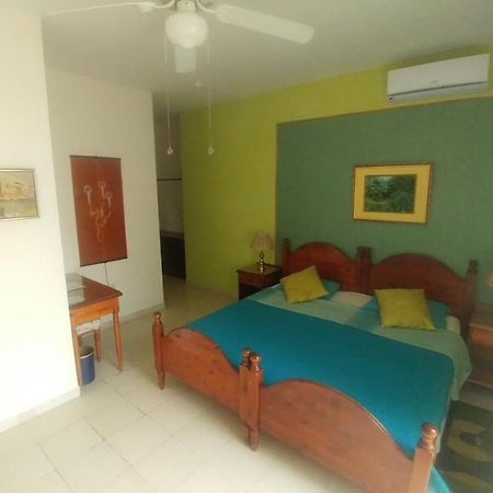Akwador Guest House Marsaskala Buitenkant foto