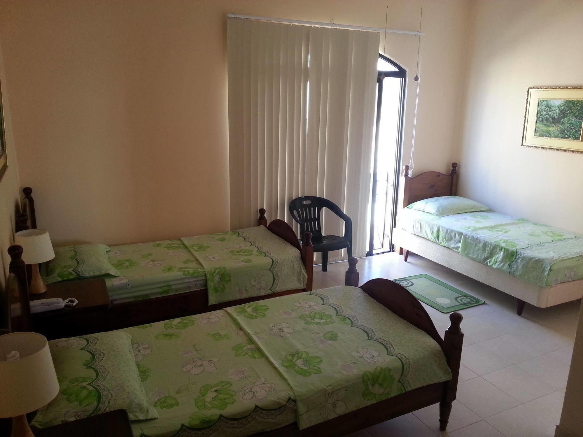 Akwador Guest House Marsaskala Buitenkant foto