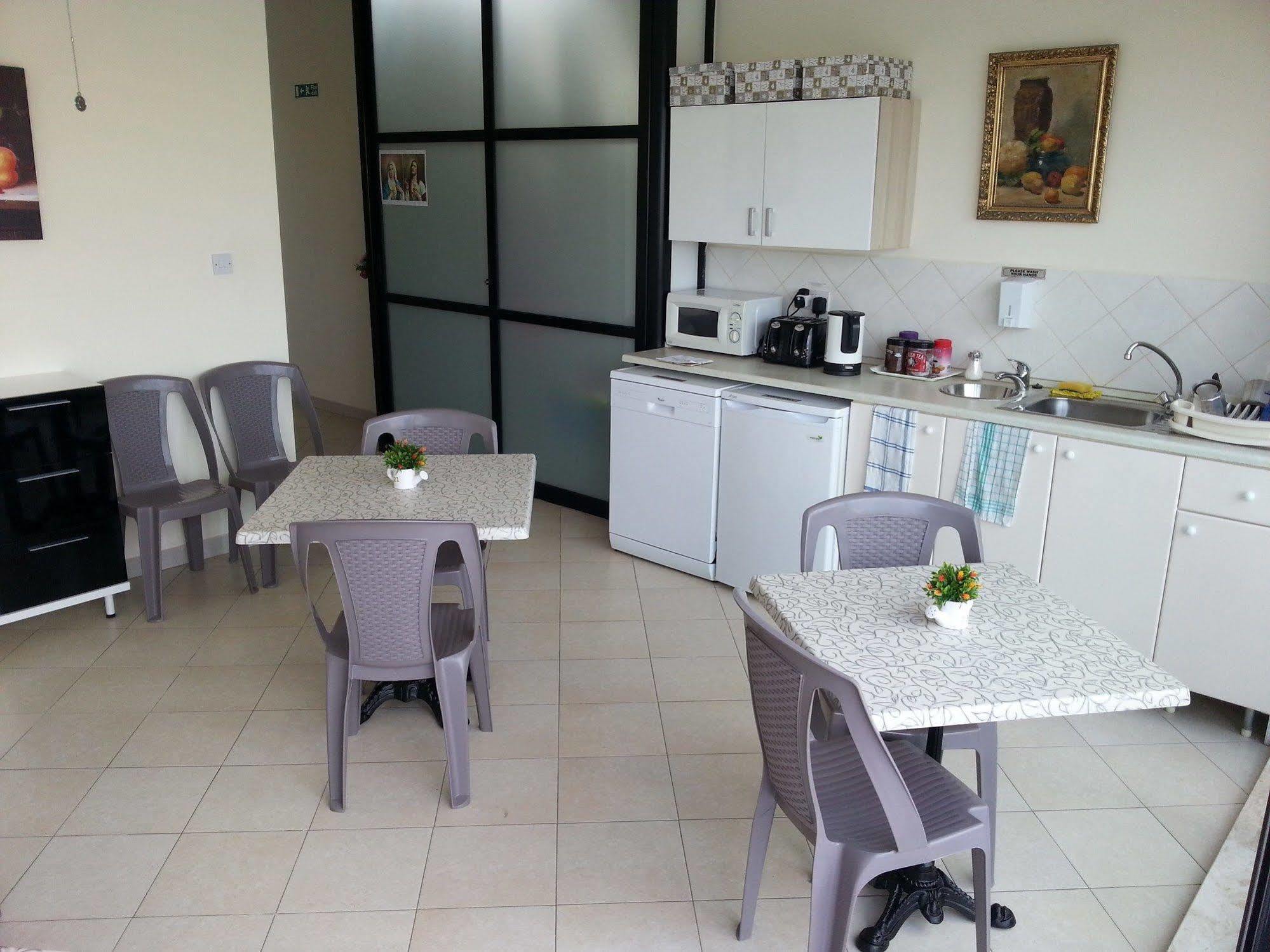 Akwador Guest House Marsaskala Buitenkant foto
