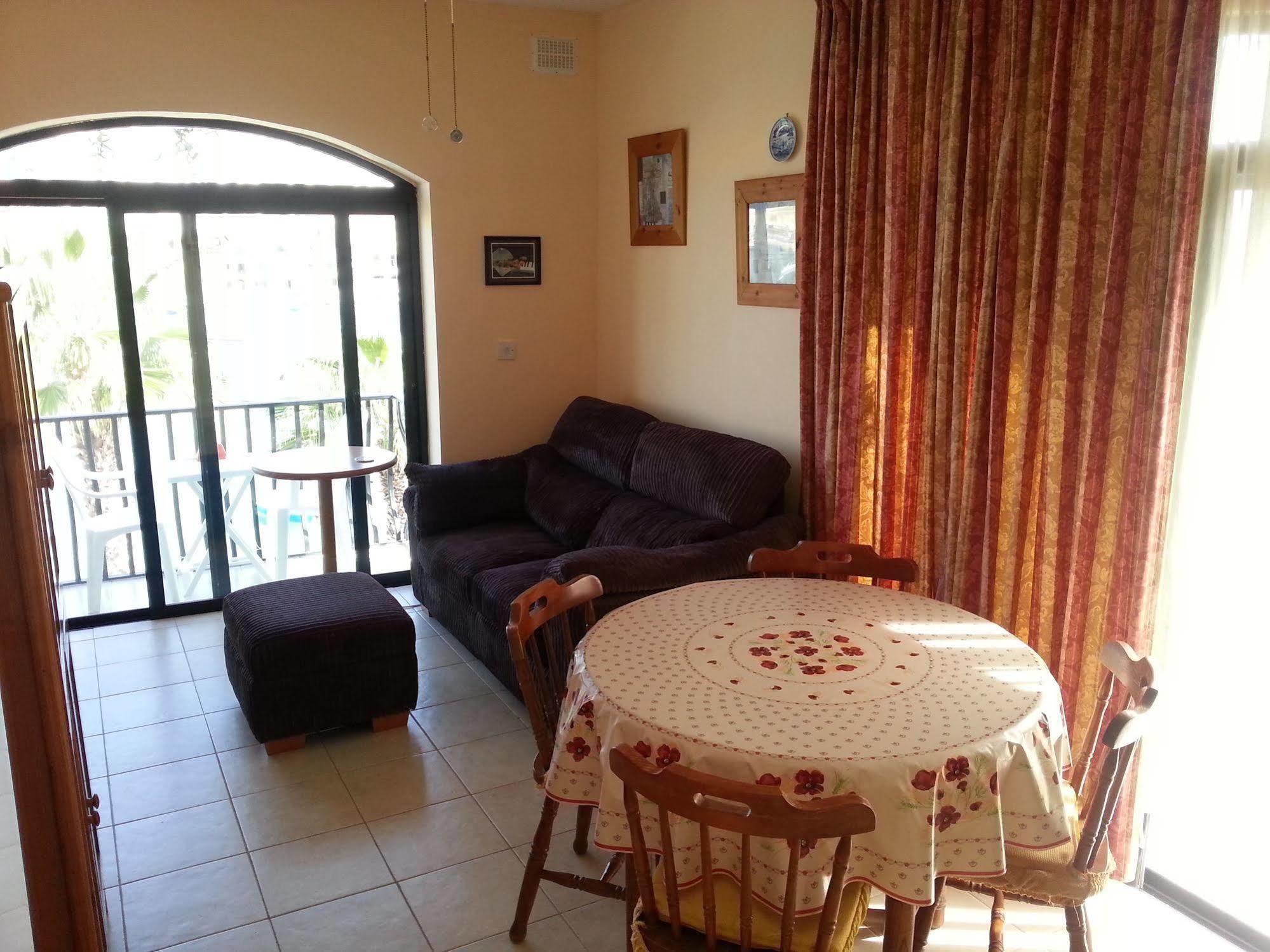 Akwador Guest House Marsaskala Buitenkant foto