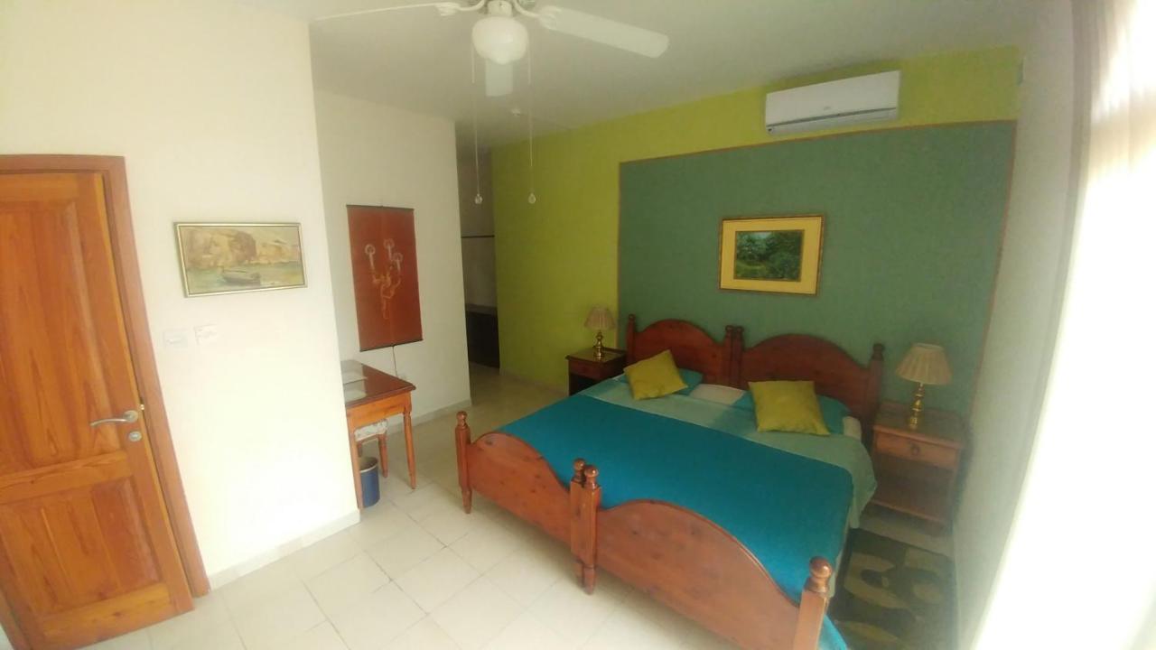 Akwador Guest House Marsaskala Buitenkant foto